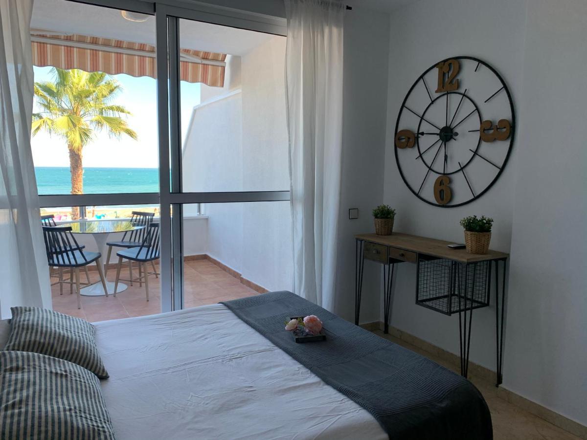 Lujoso estudio frontal al mar Torremolinos Exterior foto