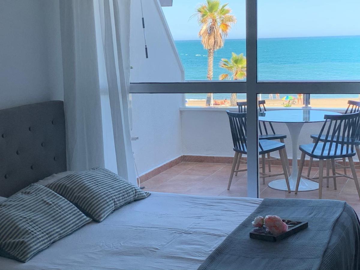 Lujoso estudio frontal al mar Torremolinos Exterior foto