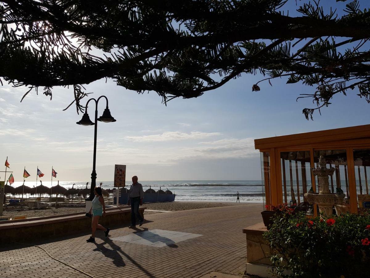 Lujoso estudio frontal al mar Torremolinos Exterior foto